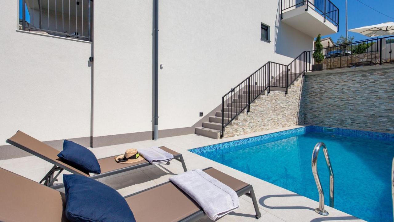 Apartments Villa Frankola With Swimming Pool Crikvenica Exteriér fotografie